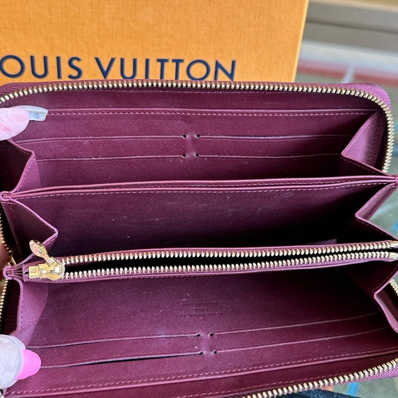 LOUIS VUITTON VERNIS MERLOT LONG ZIPPERED WALLET WITH BOX - Picture 9 of 11
